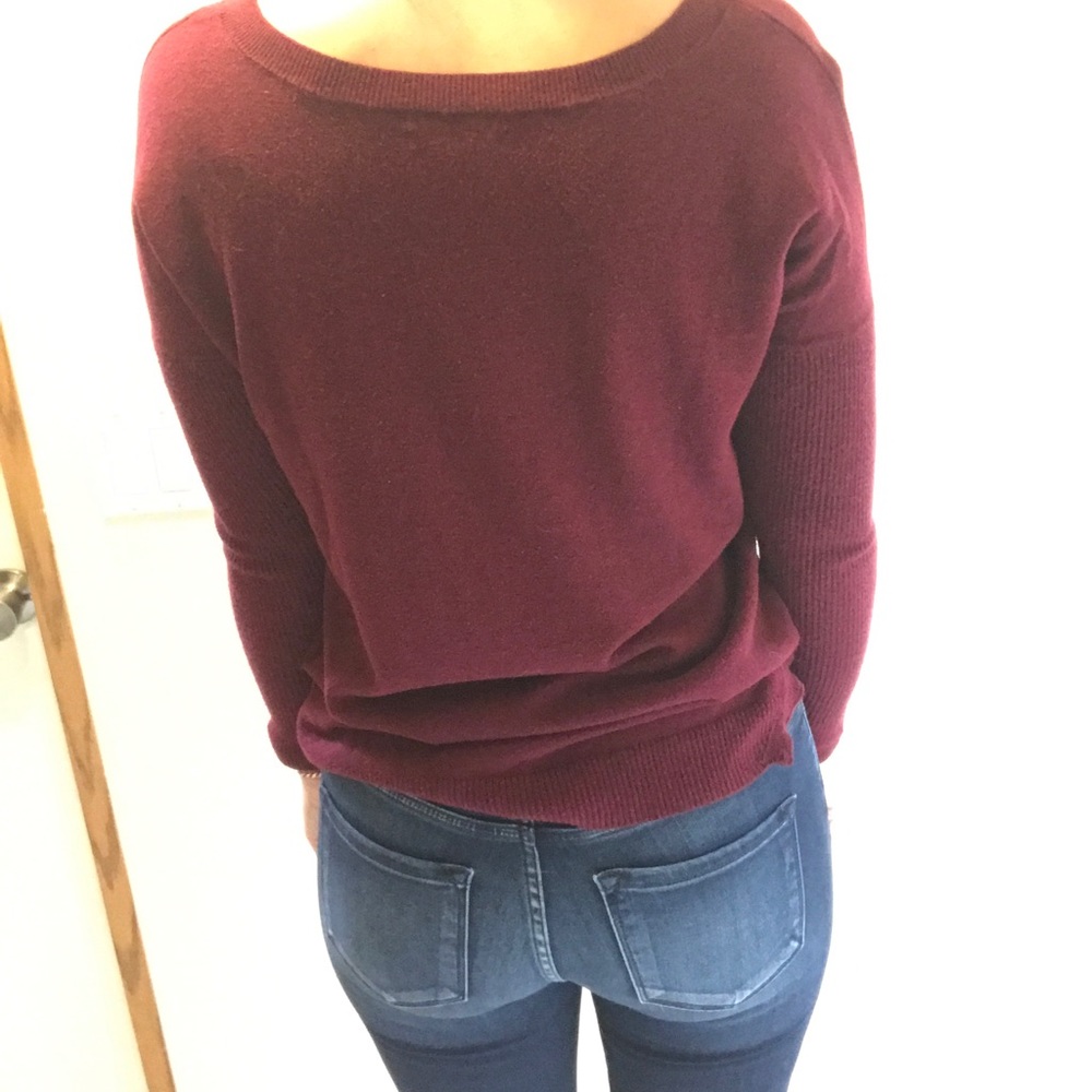 Maroon v-neck sweater - Picture 3 of 7